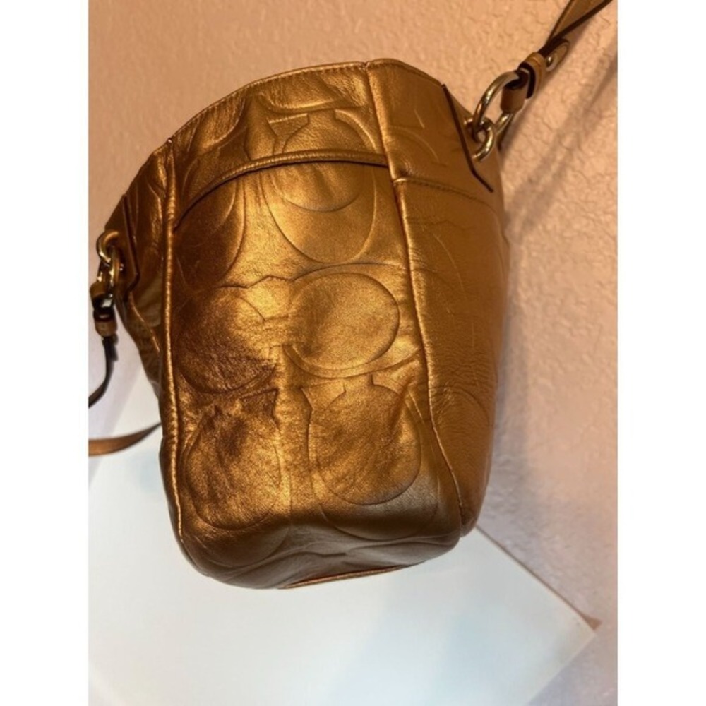Coach East‎ West Embossed Signature Gold Metallic Shoulder Bag Tote Purse - Picture 12 of 16